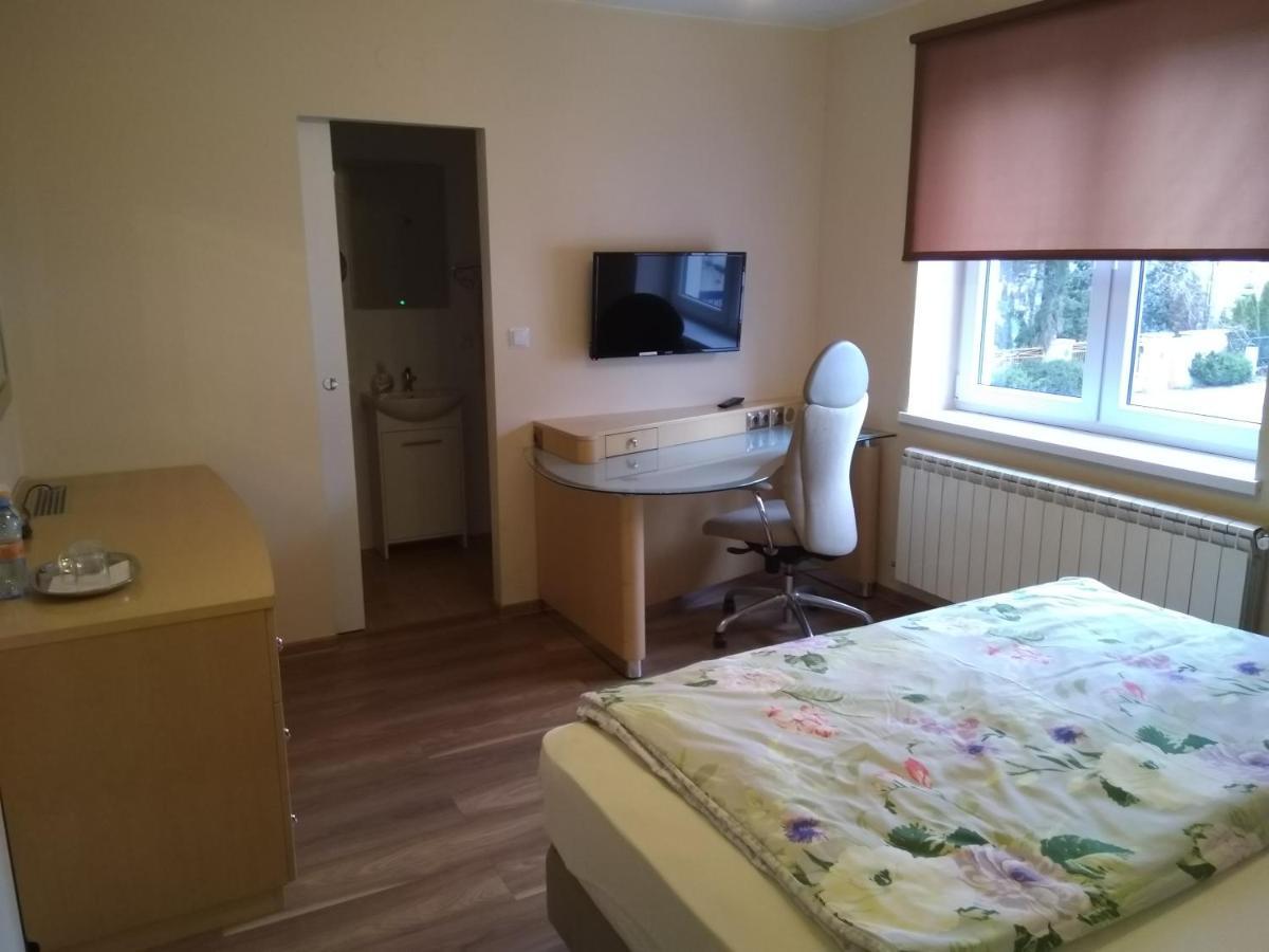 Villa Malva Łomianki Eksteriør billede
